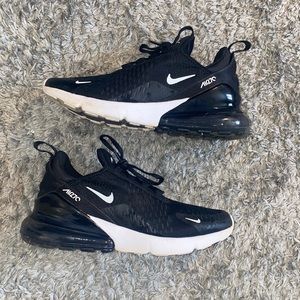 Black Air Max 270